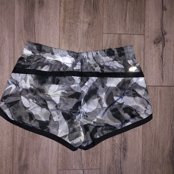 Reebok shorts - Picture 2 of 2